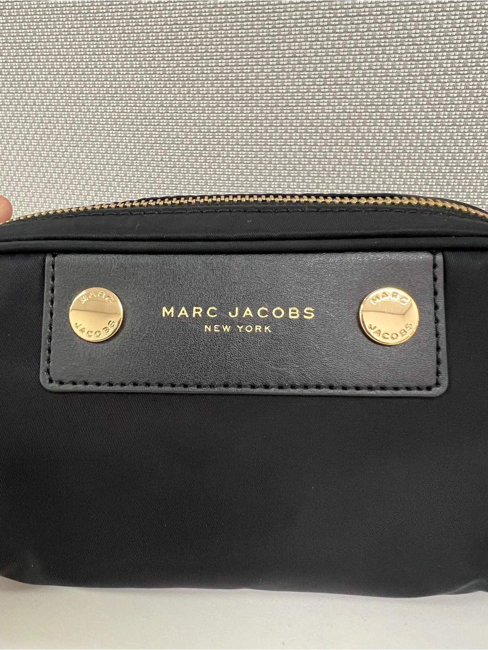 Marc Jacobs Cosmetic Pouch 👝 - Picture 2 of 12